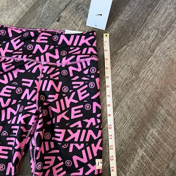 Nike One Women  7" Cosmic Fuchsia Printed Mid-Rise Biker Shorts (DX0092-665) -XS - Picture 12 of 12